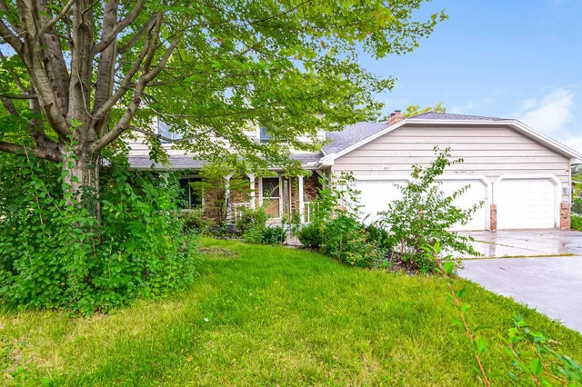 $3,049 | 4845 Orleans Lane North, Plymouth, MN 55442