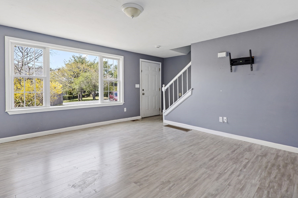573 Carriage Shop Road, Unit G Falmouth, MA 02536 - Photo 3 of 25