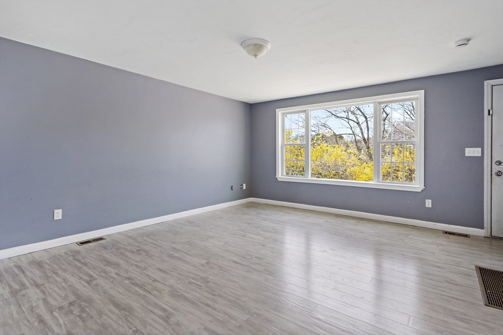 573 Carriage Shop Road, Unit G Falmouth, MA 02536 - Photo 5 of 25