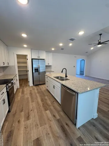 $279,888 | 2100 Owens Avenue, Three Rivers, TX 78071