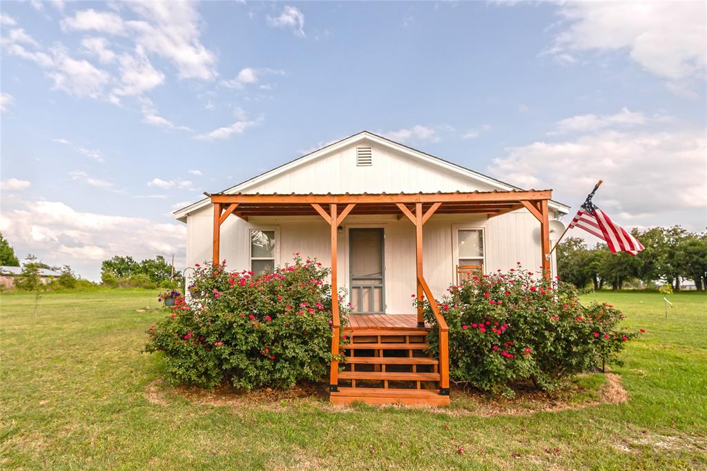 1306 Winn Road Bowie, TX 76230 - Photo 3 of 23