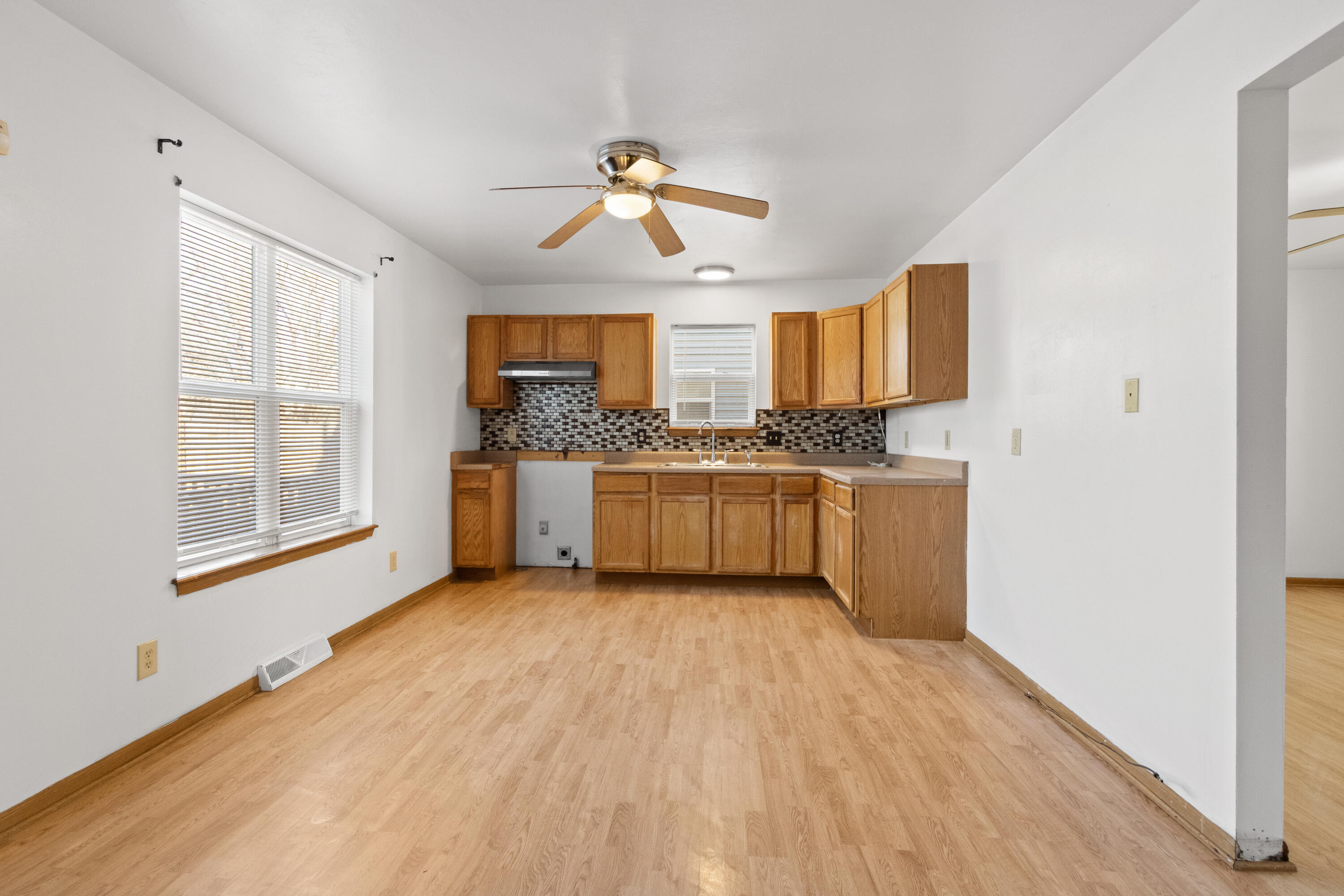 2029 North 28th Street Milwaukee, WI 53208 - Photo 4 of 17 2026-02-15 05.03.03