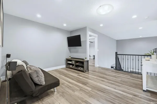 $899,000 | 570 Contour Cove, Huntertown, IN 46748