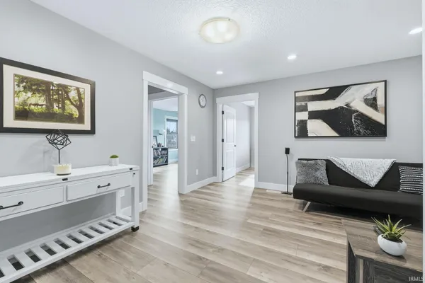 $899,000 | 570 Contour Cove, Huntertown, IN 46748