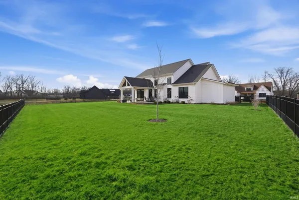 $920,000 | 570 Contour Cove, Huntertown, IN 46748