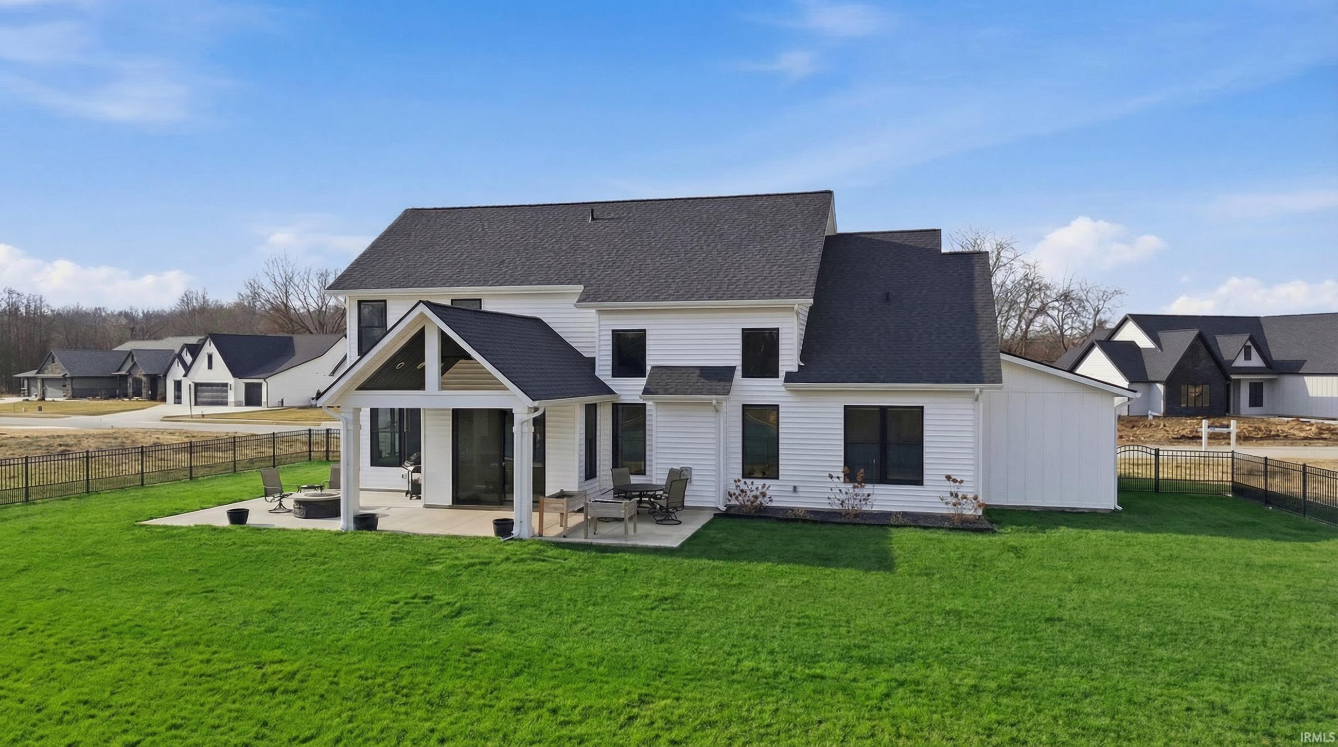 570 Contour Cove Huntertown, IN 46748 - Photo 31 of 33