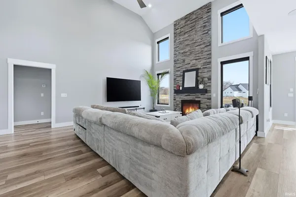 $899,000 | 570 Contour Cove, Huntertown, IN 46748