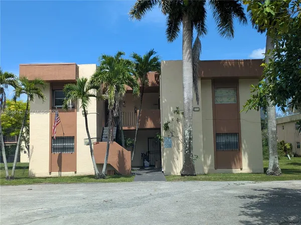 $1,895 | 13987 Northeast 2nd Avenue, Unit 823, Miami, FL 33161