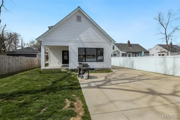 $950,000 | 516 Arminda Avenue, Kirkwood, MO 63122