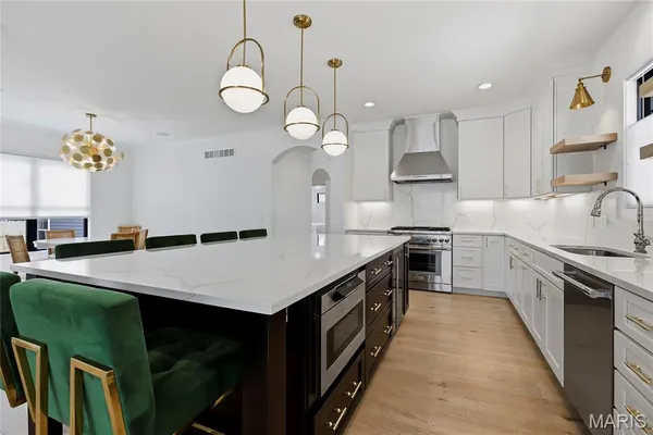 $950,000 | 516 Arminda Avenue, Kirkwood, MO 63122
