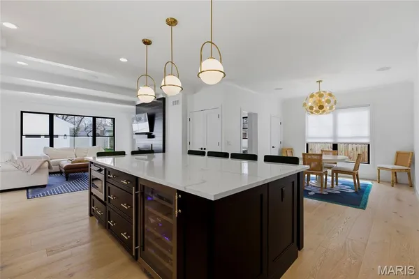 $950,000 | 516 Arminda Avenue, Kirkwood, MO 63122