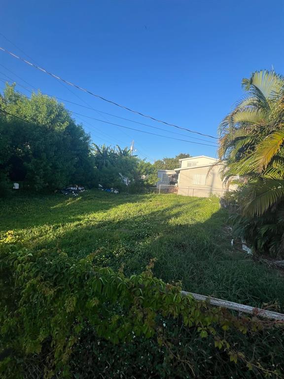 758 Southwest 3rd Place Dania Beach, FL 33004 - Photo 7 of 26 a view of a big yard