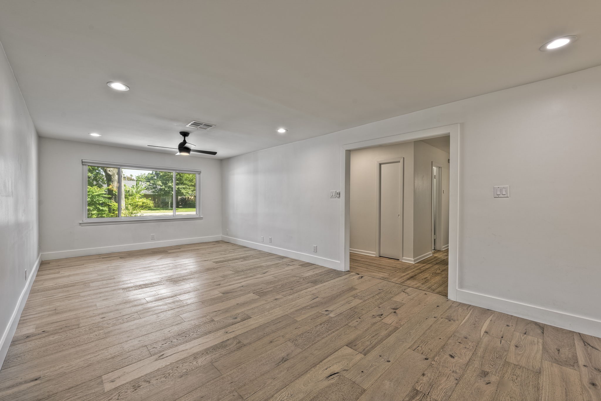 8927 Rockhurst Drive Houston, TX 77080 - Photo 11 of 44