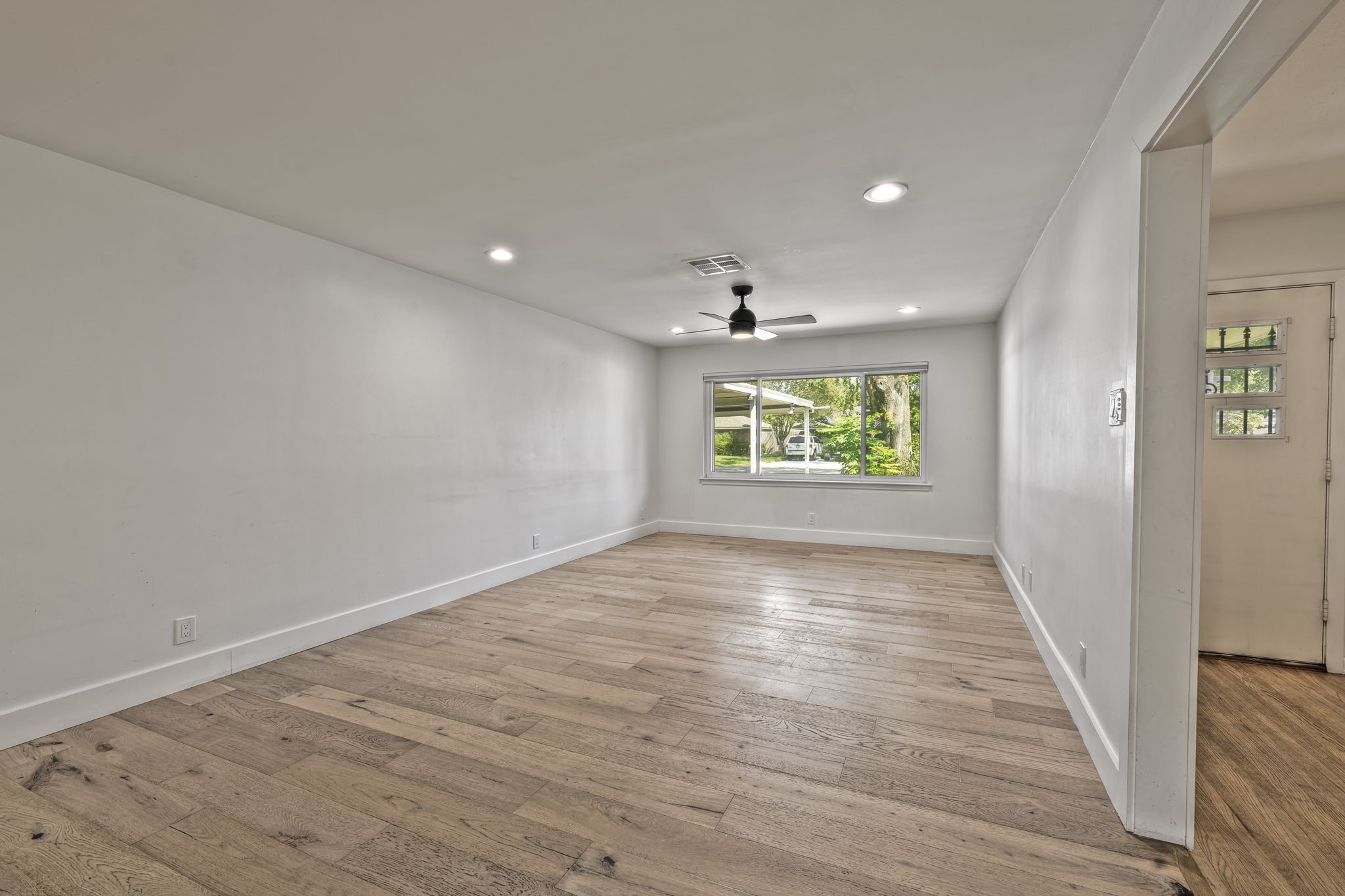 8927 Rockhurst Drive Houston, TX 77080 - Photo 10 of 44