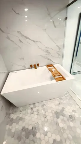 $1,259,000 | 6001 North Ocean Drive, Unit 1204, Hollywood, FL 33019