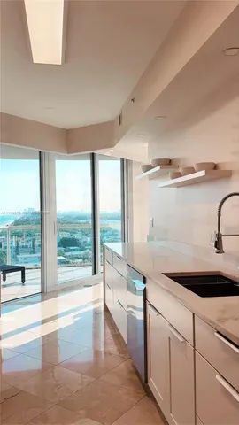 $1,259,000 | 6001 North Ocean Drive, Unit 1204, Hollywood, FL 33019