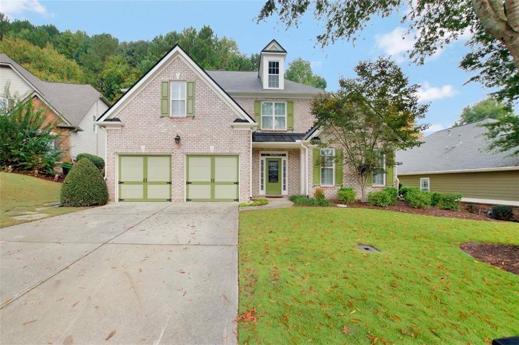 GORGEOUS WINDERMERE HOME FEATURES 4 BEDROOMS, 3 FULL BATHROOMS & 1 HALF BATH