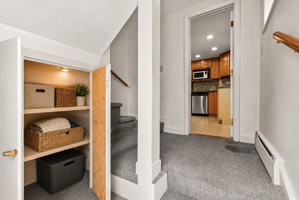121 R Elm Street, Unit 2 Marblehead, MA 01945 - Photo 17 of 25