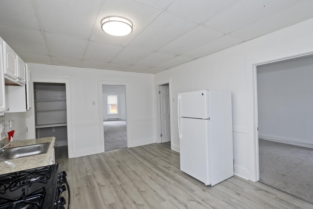 599 Chicopee Street Chicopee, MA 01013 - Photo 3 of 39