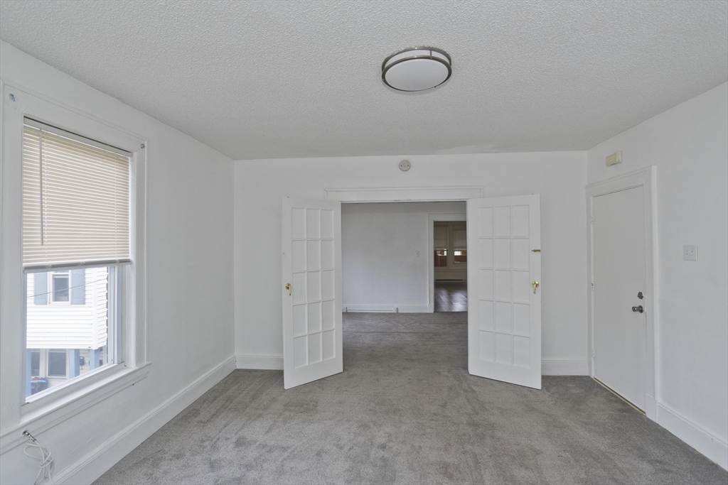 599 Chicopee Street Chicopee, MA 01013 - Photo 7 of 39