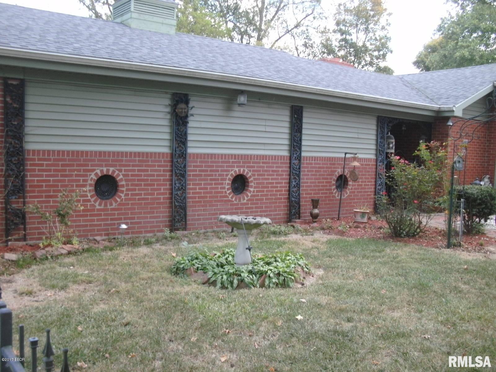 715 East Main Street Ridgway, IL 62979 - Photo 30 of 43