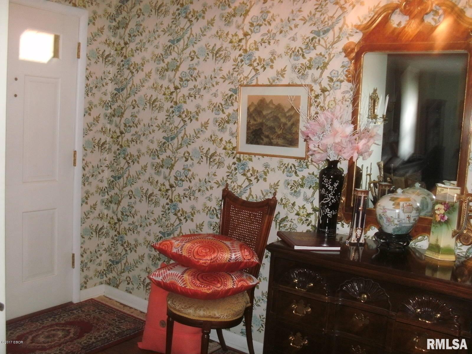 715 East Main Street Ridgway, IL 62979 - Photo 7 of 43