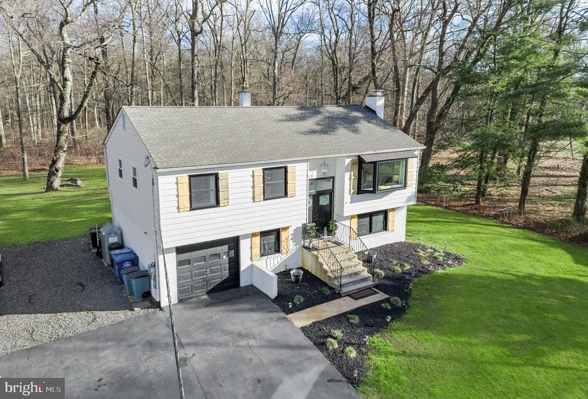 28056 Gaunts Bridge Road Columbus, NJ 08022 - Photo 3 of 36