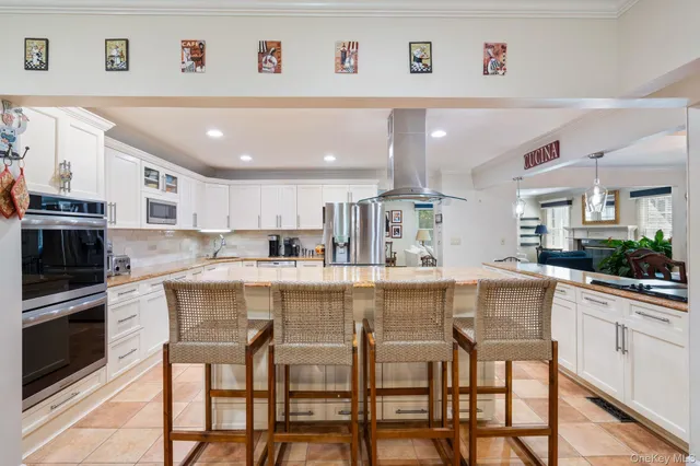 $1,400,000 | 6 Daniel Way, Setauket, NY 11733