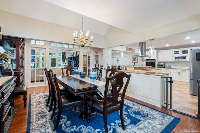 $1,400,000 | 6 Daniel Way, Setauket, NY 11733