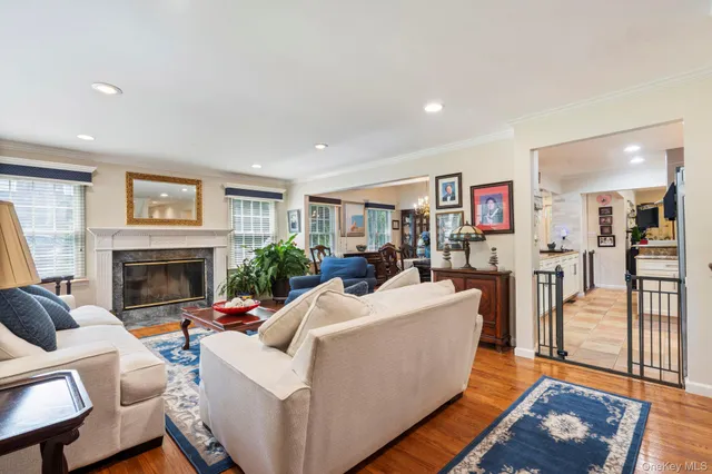 $1,400,000 | 6 Daniel Way, Setauket, NY 11733