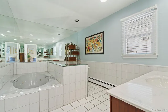 $1,400,000 | 6 Daniel Way, Setauket, NY 11733