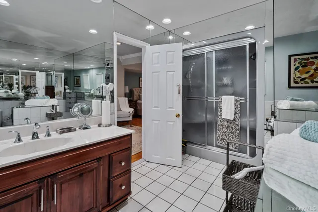 $1,300,000 | 6 Daniel Way, Setauket, NY 11733