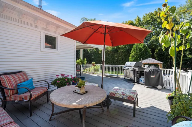 $1,400,000 | 6 Daniel Way, Setauket, NY 11733