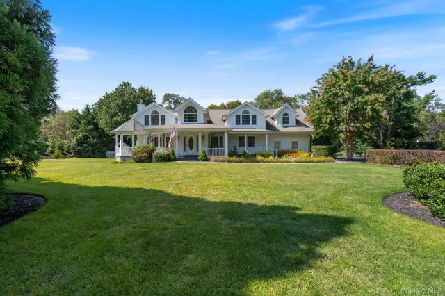 $1,400,000 | 6 Daniel Way, Setauket, NY 11733