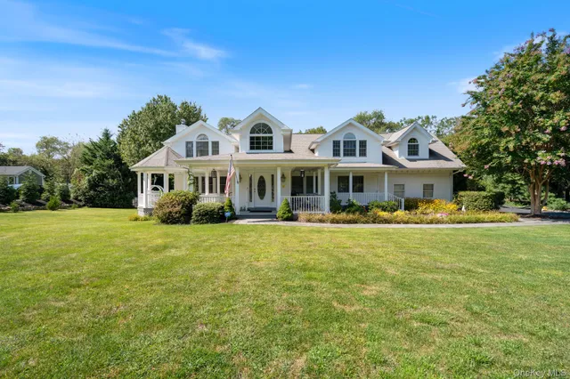 $1,400,000 | 6 Daniel Way, Setauket, NY 11733