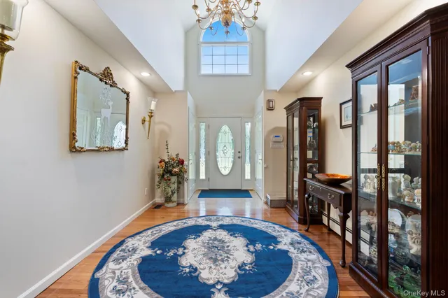 $1,400,000 | 6 Daniel Way, Setauket, NY 11733