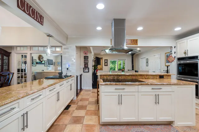 $1,400,000 | 6 Daniel Way, Setauket, NY 11733