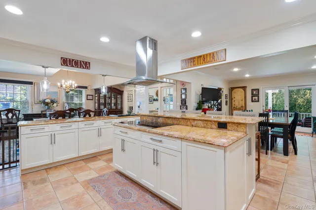 $1,400,000 | 6 Daniel Way, Setauket, NY 11733