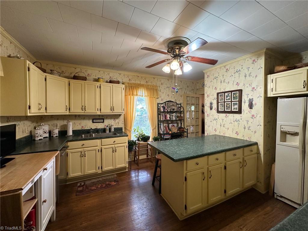 246 Church Street Elkin, NC 28621 - Photo 14 of 33