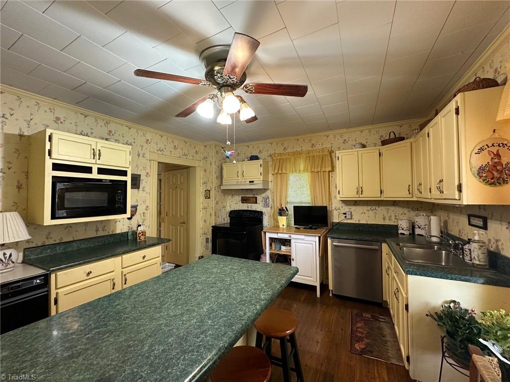 246 Church Street Elkin, NC 28621 - Photo 15 of 33