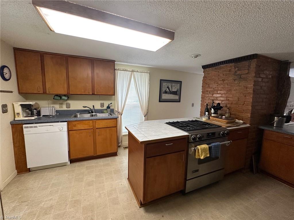 246 Church Street Elkin, NC 28621 - Photo 30 of 33