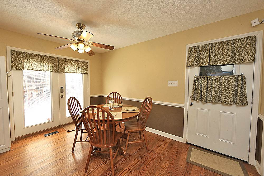 7210 Kemp Road Raleigh, NC 27613 - Photo 4 of 20 Breakfast Area