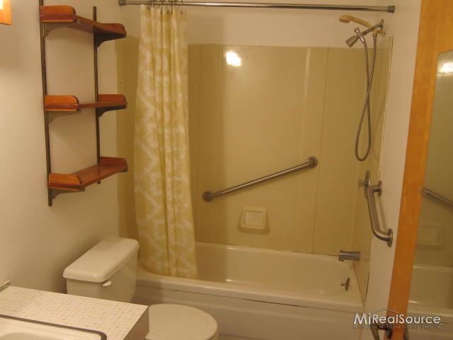 4401 Wall Port Huron, MI 48060 - Photo 11 of 22 31149057-10.JPG