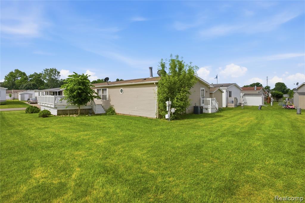 9857 Rembrandt Way Fenton, MI 48430 - Photo 39 of 44