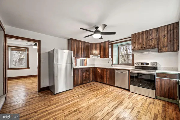 $1,900 | 18 North Brandywine Avenue, Coatesville, PA 19320