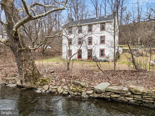 $1,900 | 18 North Brandywine Avenue, Coatesville, PA 19320