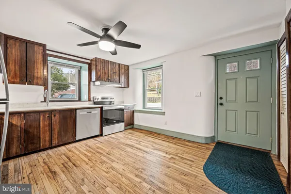 $1,900 | 18 North Brandywine Avenue, Coatesville, PA 19320