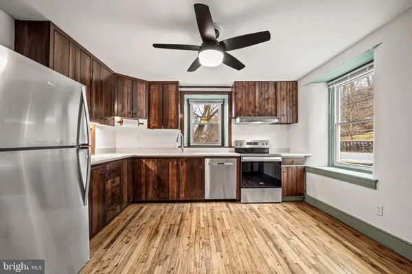 $1,900 | 18 North Brandywine Avenue, Coatesville, PA 19320