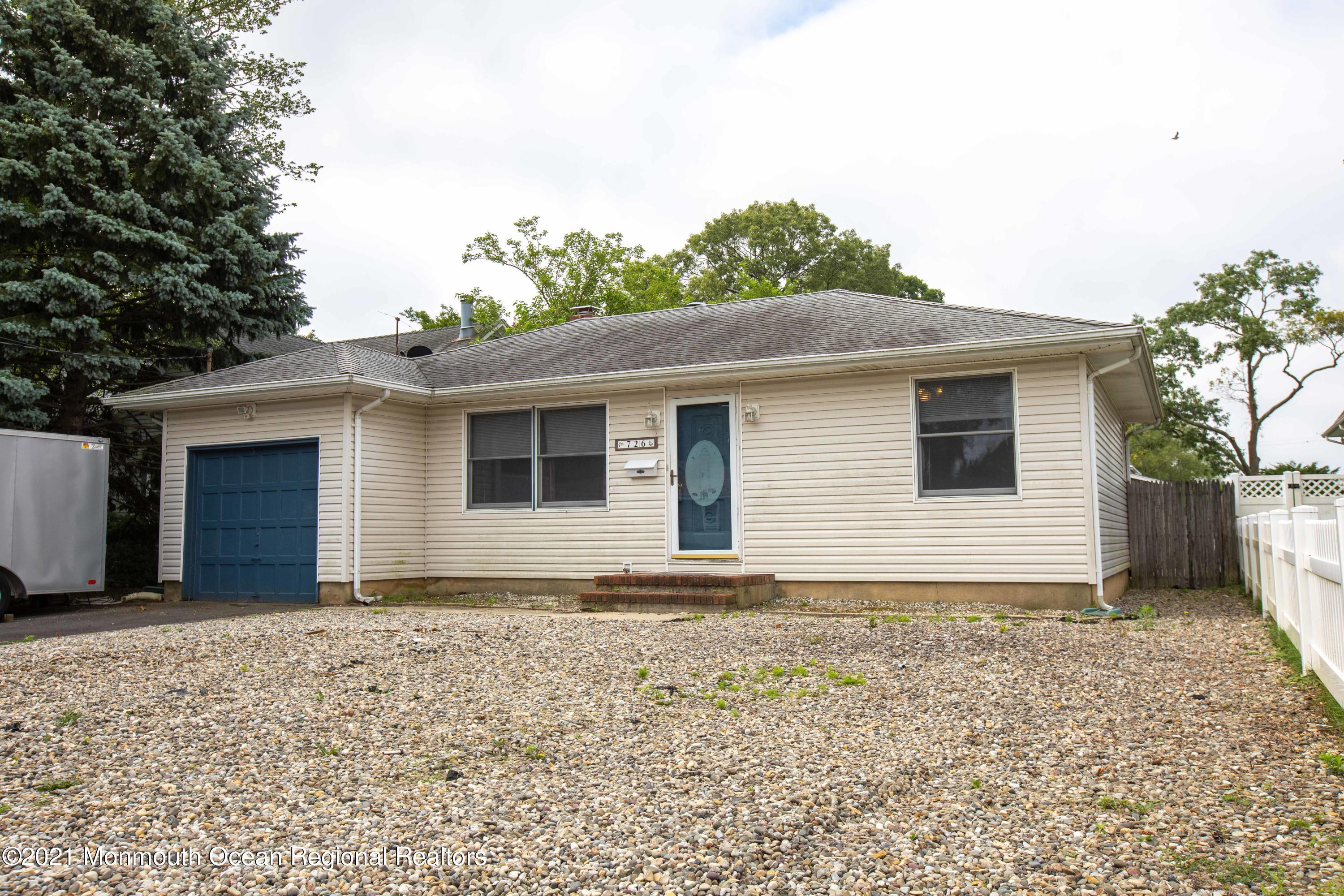 726 Howe Street Point Pleasant, NJ 08742 - Photo 1 of 20 Front