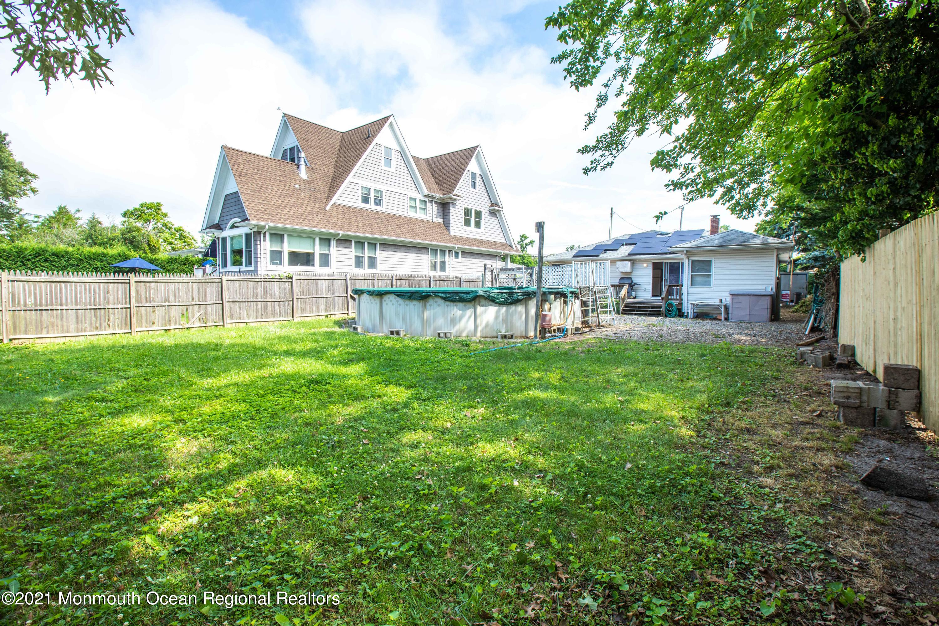 726 Howe Street Point Pleasant, NJ 08742 - Photo 18 of 20 Yard